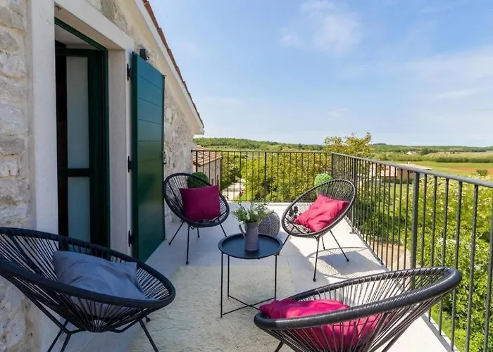 Rustical Monspinosa Villa *