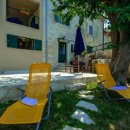 Rustical Monspinosa Villa *