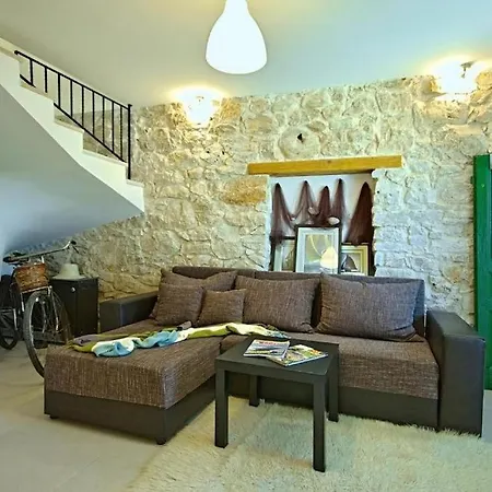 Rustical Monspinosa Villa Dracevac