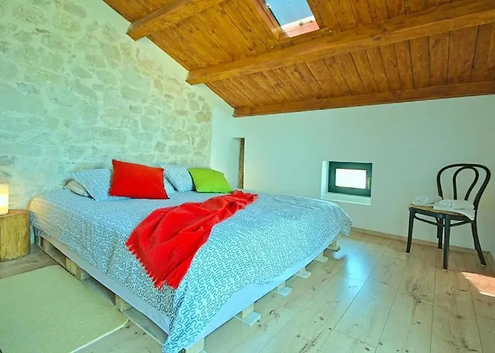 Rustical Monspinosa Villa *